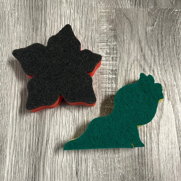 Stranger Things Kitchen Sponge Set NWOT - Picture 2 of 3